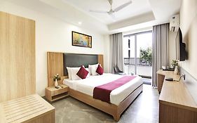 Saltstayz Premier - Cyber Hub